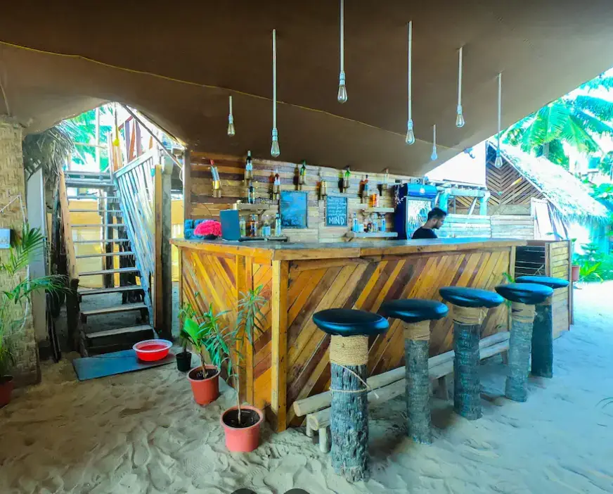 DuckNChill Restaurant - Seafood, Meat, Crab, Prawn, Beer, Vodka, Cocktail 1