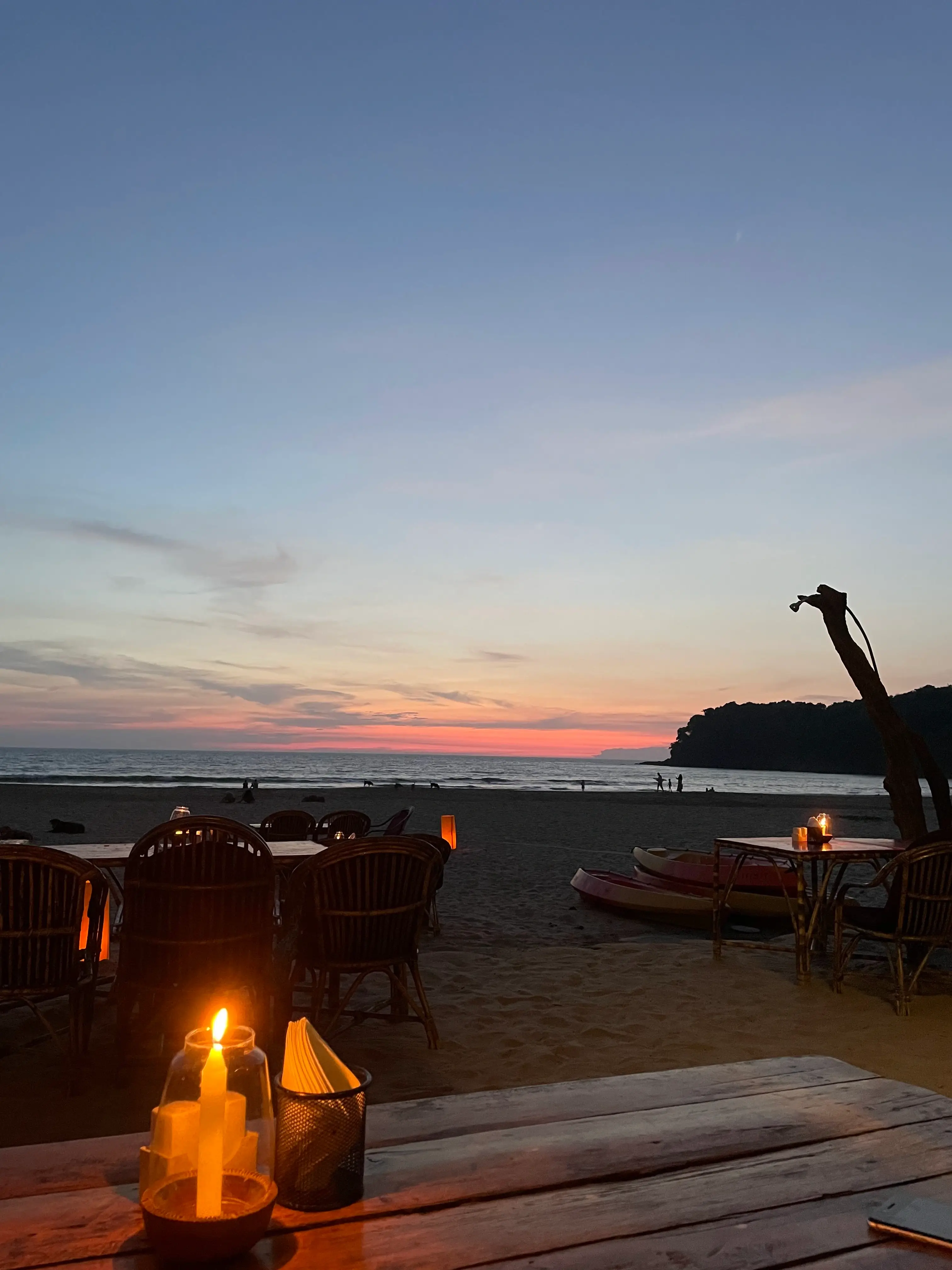 DuckNChill Restaurant - Seafood, Meat, Crab, Prawn, Beer, Vodka, Cocktail 5